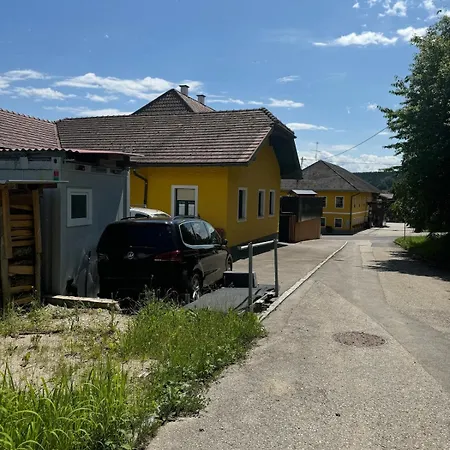 In Idyllischer Fuer 4 Personen In Der Gemeinde Rutzenham - Bergern