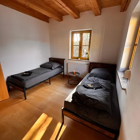 In Idyllischer Fuer Bis Zu 4 Personen In Der Gemeinde Rutzenham - Bergern Altensam